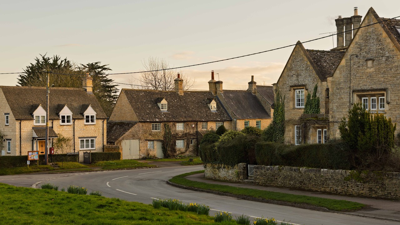 Quiet Walks in 3 Cotswold Villages: Noon to Sunset | Castle Combe, Churchill & Kingham, England 4K