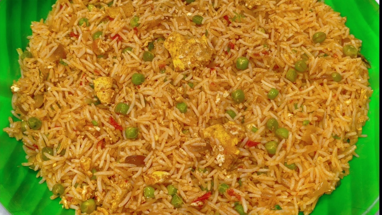 Healthy & Easy Lunch Box Recipe / Green Peas Egg Rice Recipe / Green Peas Rice