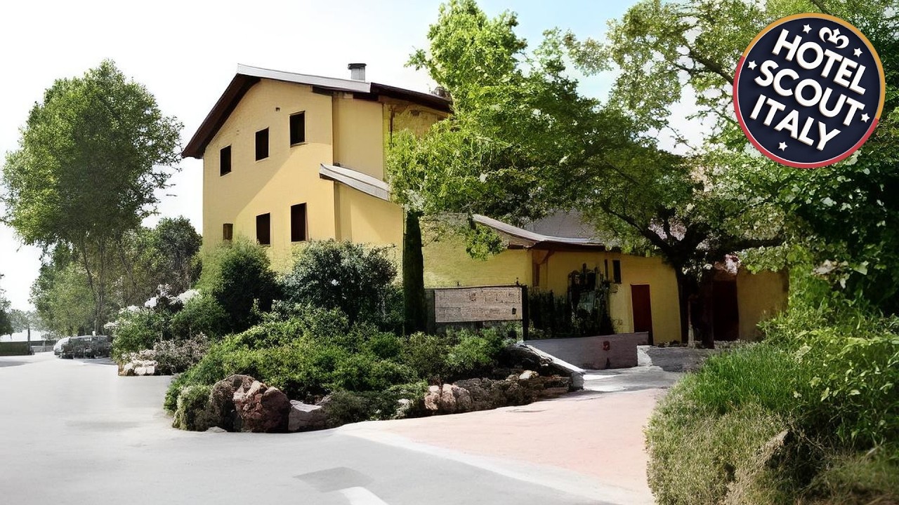 Hotel Ristorante Vecchia Riva | Varese, Italy | Hotel Review 🏩