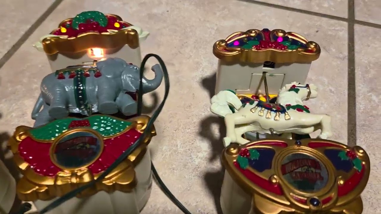 Mr. CHRISTMAS HOLIDAY CAROUSEL