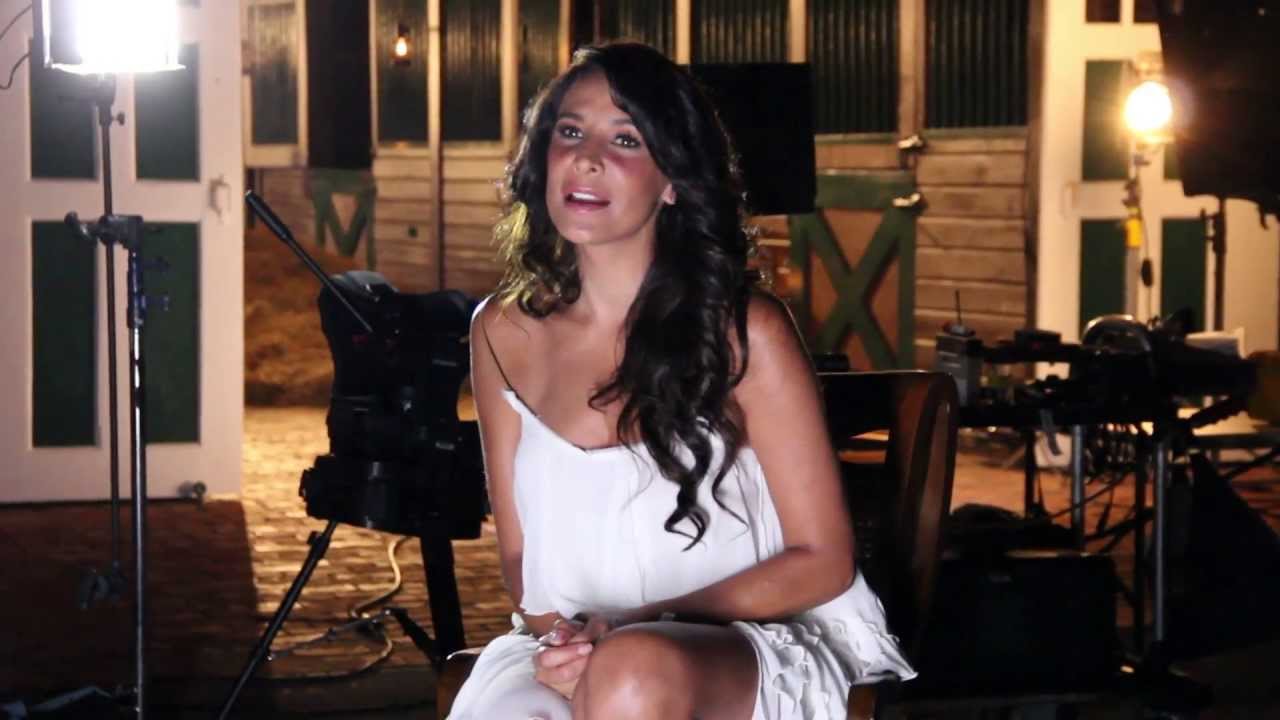 Extensive Behind The Scenes - Macarena Demo (Lorena Rojas)