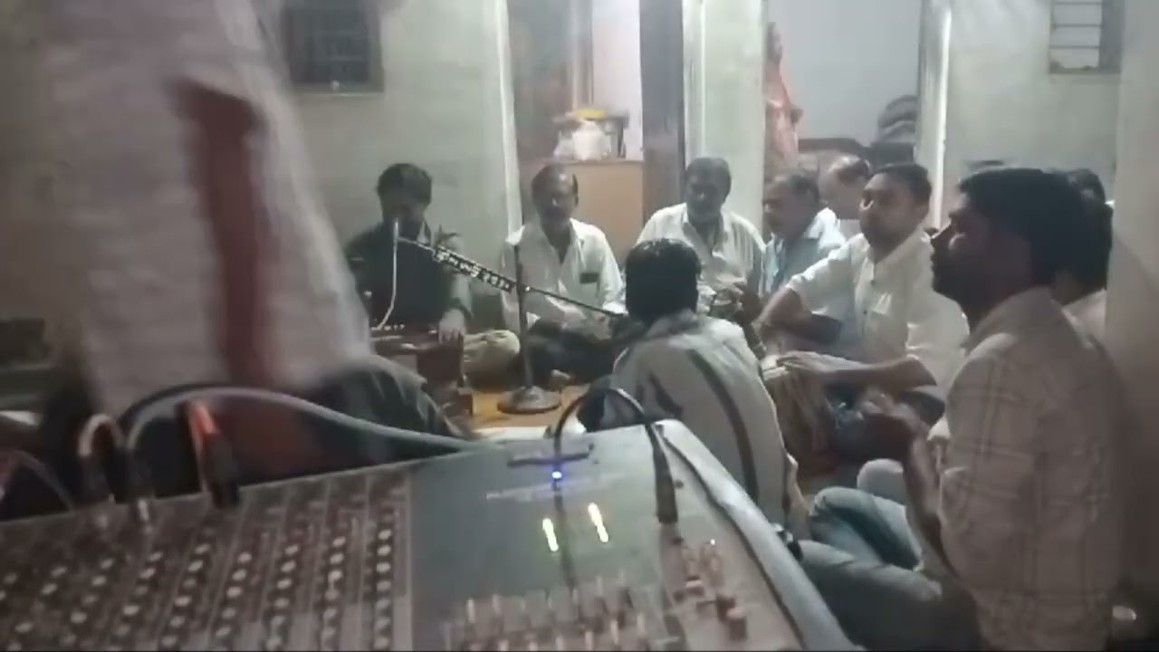 કાન ચડ્યાં કદમ ને ઝાડ હેઠા ઉતરો ને//kan chadya kadam ne zad hetha utaro ne
