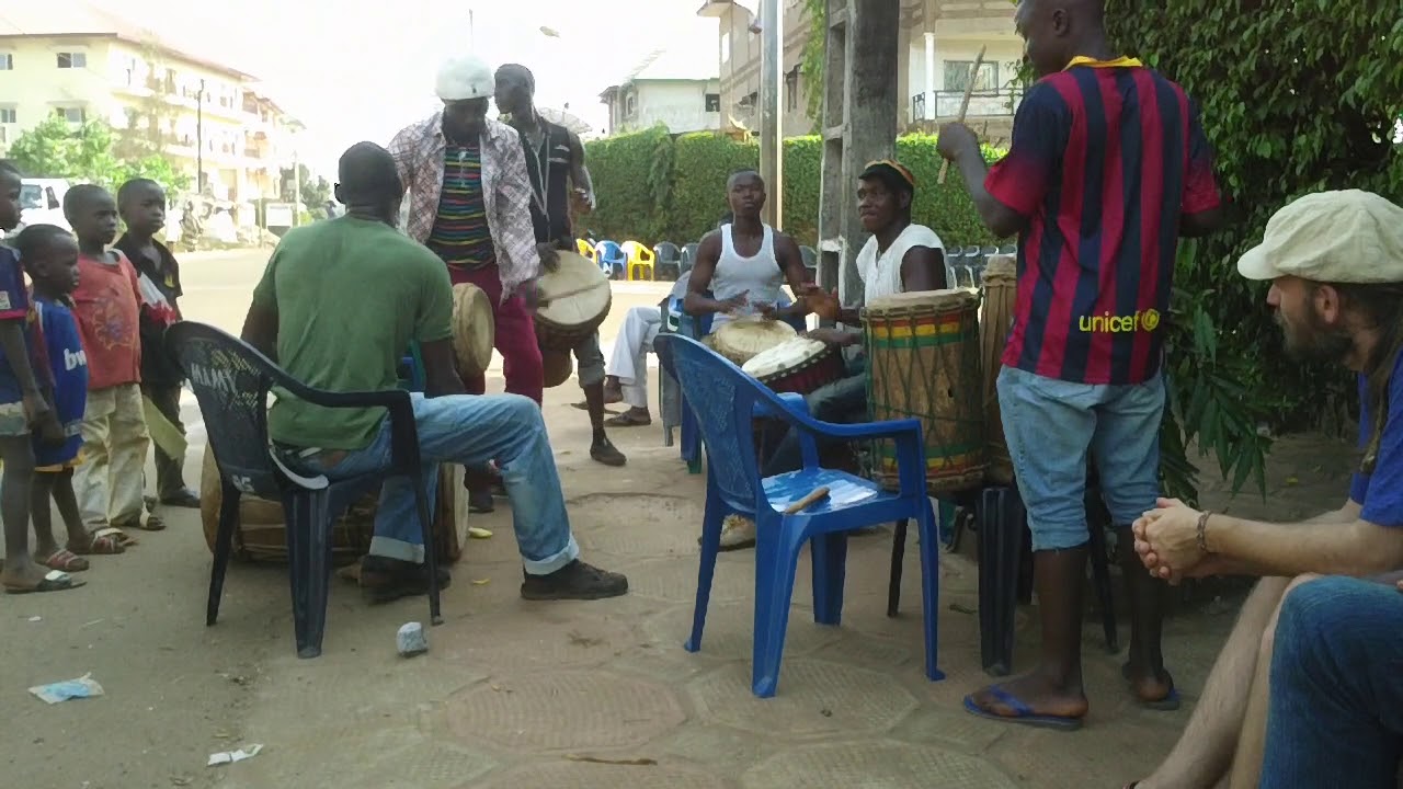 Les Percussions de Kouroussa warmup - Denbadon, Conakry 2014