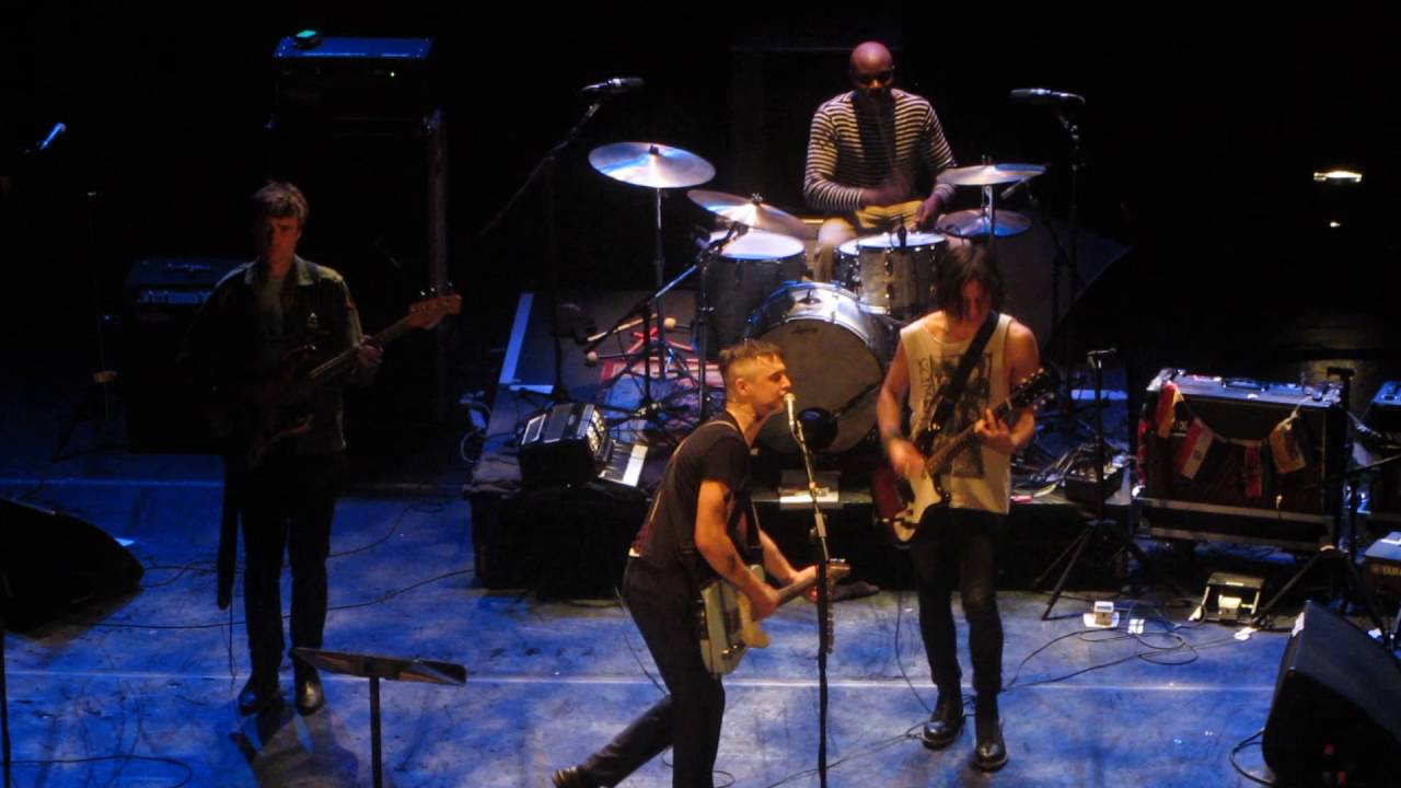 Peter Doherty & The Libertines - Don't Look Back Into The Sun Live @ Hackney Empire