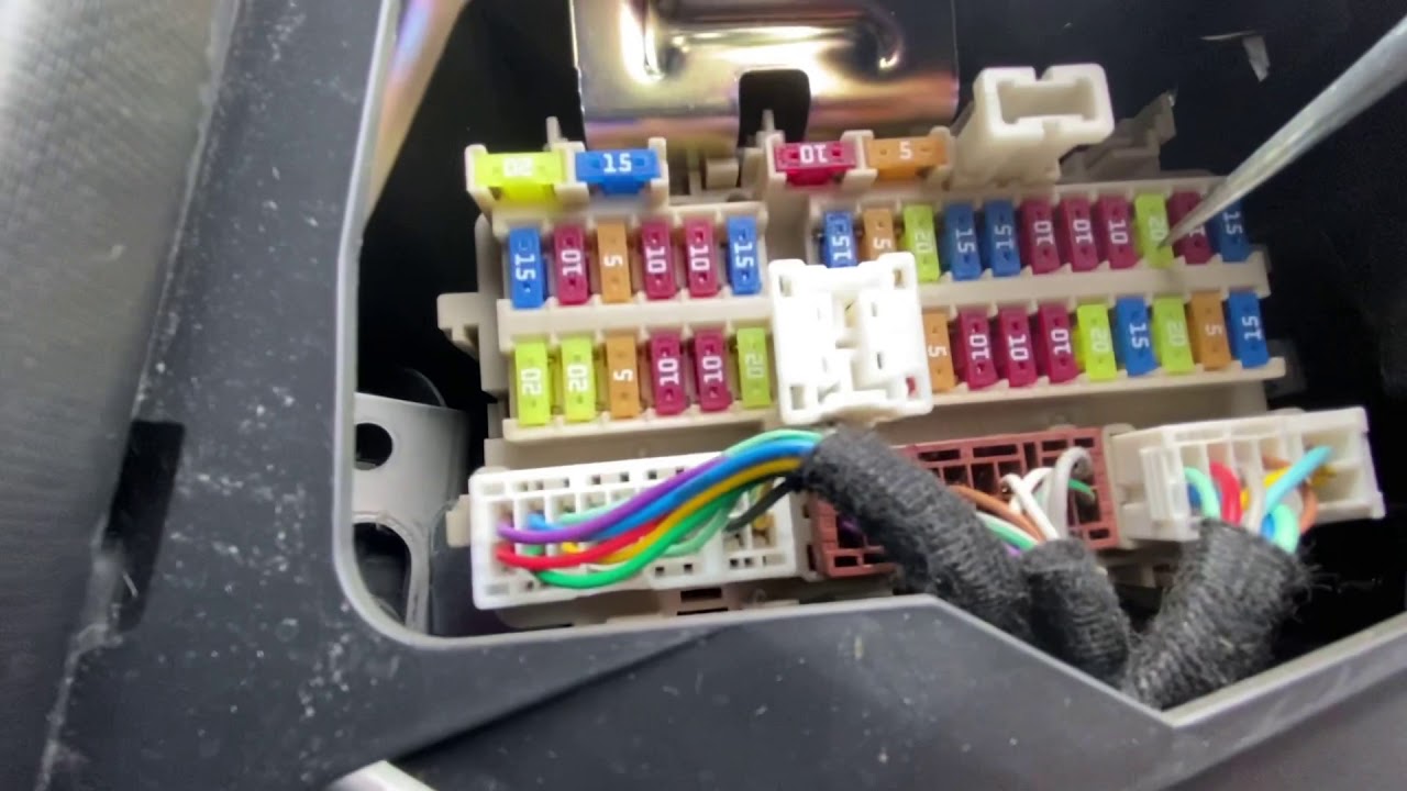 HOW to fix cigarette lighter/power socket  on 2018 Nissan Rogue 🔥🔥
