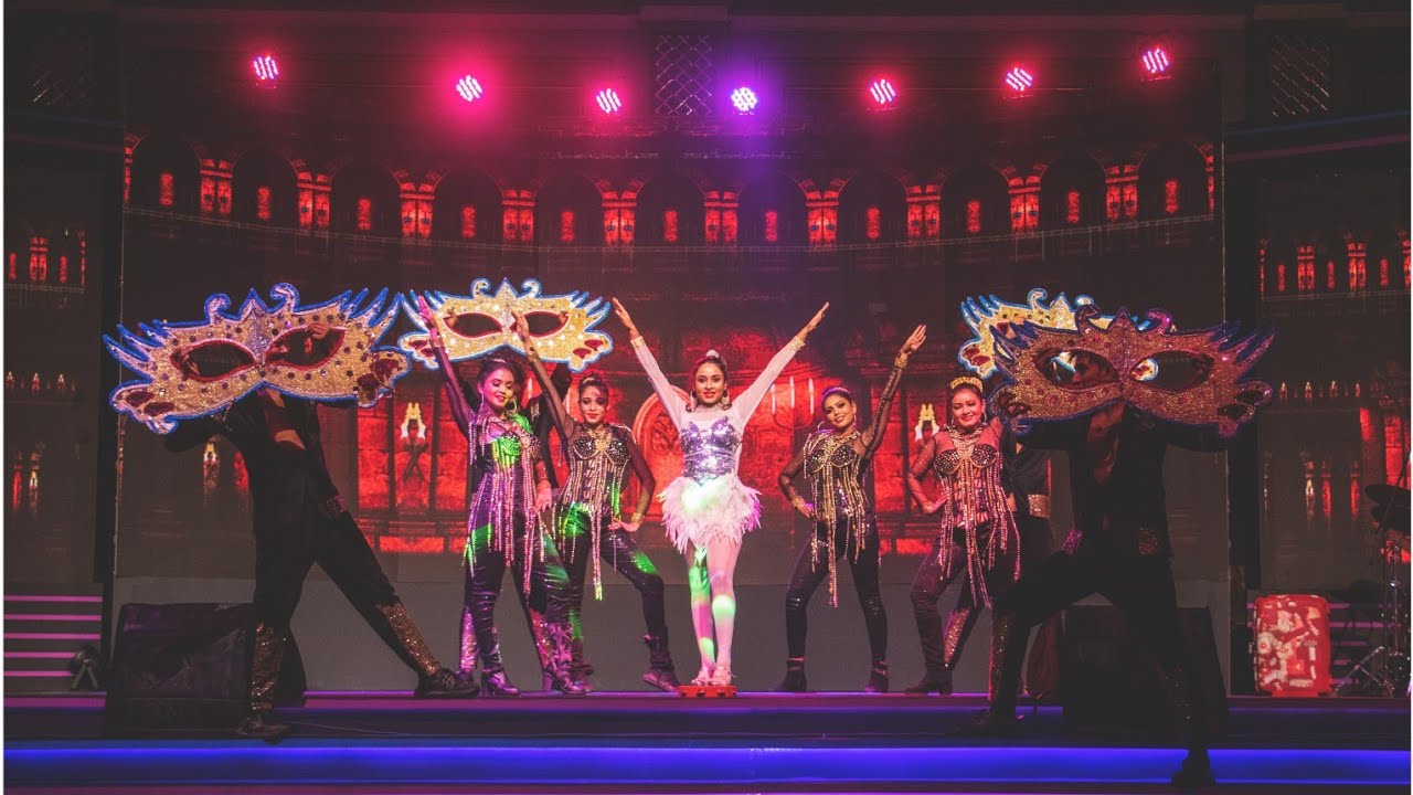 Retro | Helen |   Performence By Kolkata Movers Dance Troupe