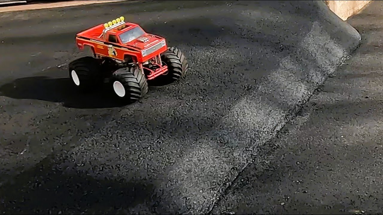 Заезд на парковку Tamiya Clod Buster