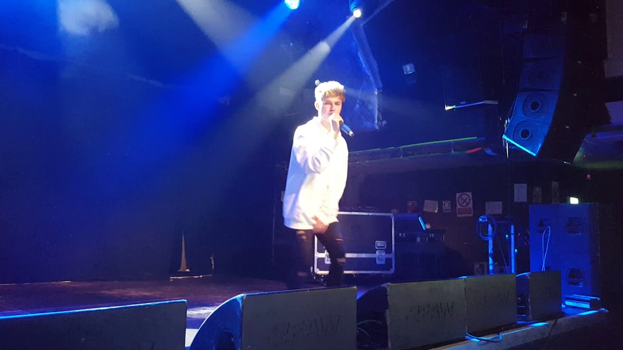 HRVY (Harvey) -  Personal (London 21st December 2017) *BAD SOUND QUALITY*
