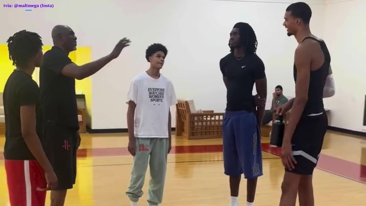 Wemby sharing his NBA knowledge to young's after his workout with NBA legend Hakeem Olajuwon