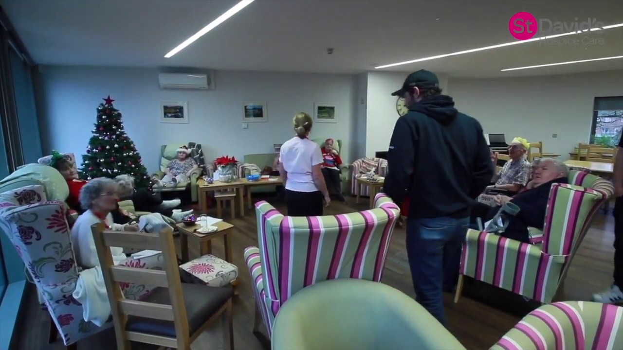Newport Gwent Dragons visit St David's Hospice Care