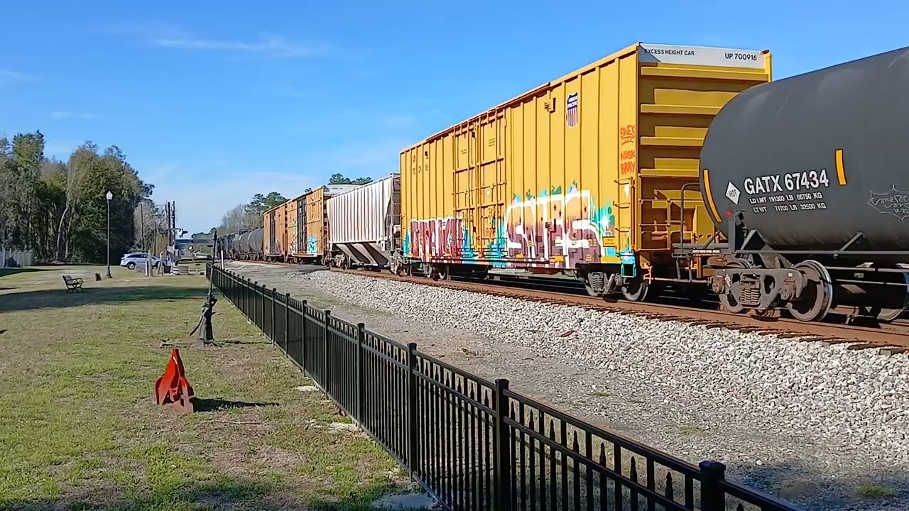 CSX 3451 LEADS THROUGH FOLKSTON GA!!!!!!!!!!!!