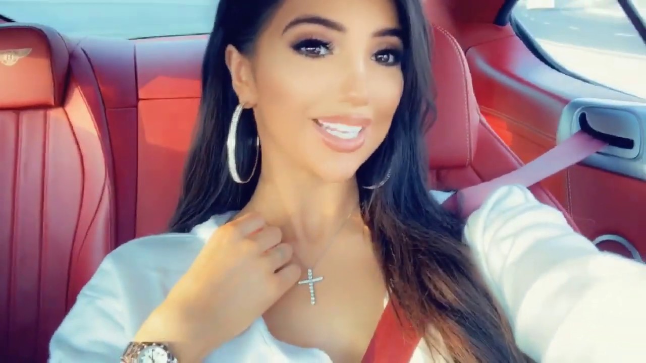 EMIRATES BUSINESS CLASS REVIEW Chloe Khan