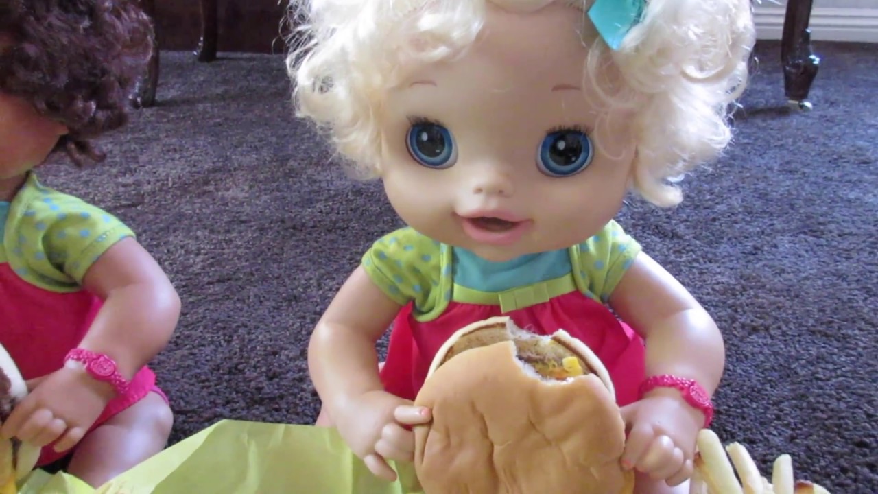 BABY ALIVE Emily & Macy Eat McDonalds