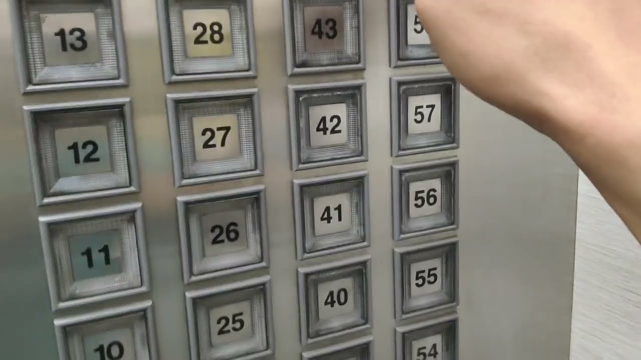 東京 サンシャイン60の非常用エレベーター（O-2号機）