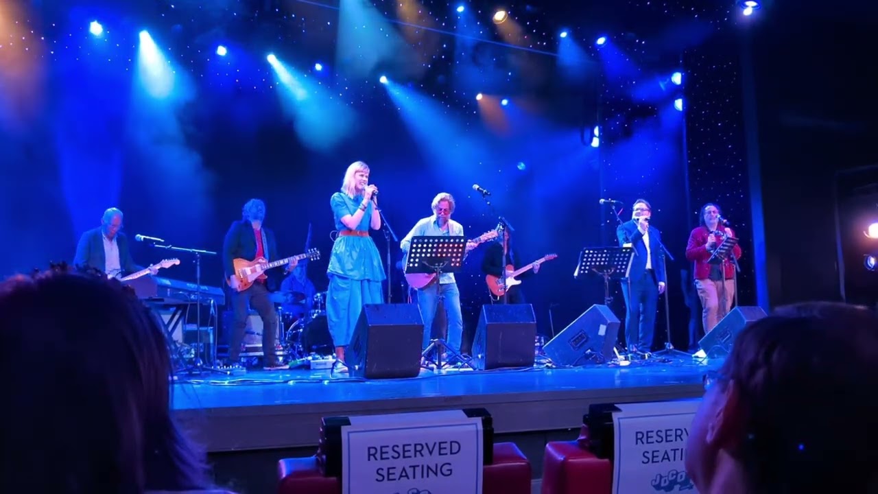 Janet Varney sings Sinead O'Connor at JoCo Cruise 2024's final Red Team show