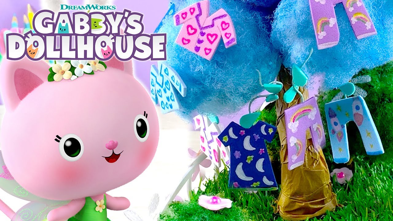 Creating Tiny DIY Pajamas for a Sleepover! | GABBY'S DOLLHOUSE