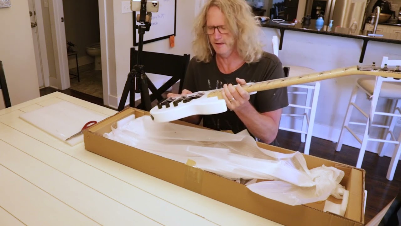 Adventures and Things with Chuckie! Unboxing a Jackson JS SERIES CONCERT™ BASS MINION.