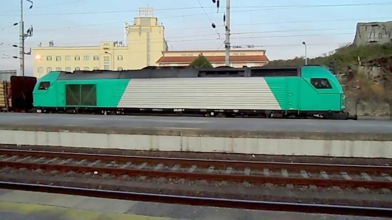 Arranque do motor da LD Euro 4000 335.021 Alpha Trains (Campanh&atilde; - 30.08.2016)