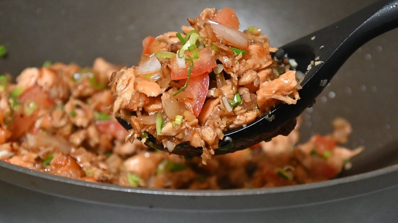 Tomato Salmon Stir-fry, perfect to enjoy with warm steamed rice ✨️👍🏻😋