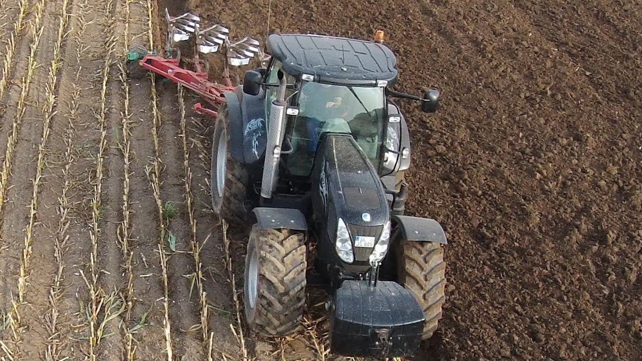 New Holland T7070 mit Kverneland EG 85 - 5 Schar, 22
