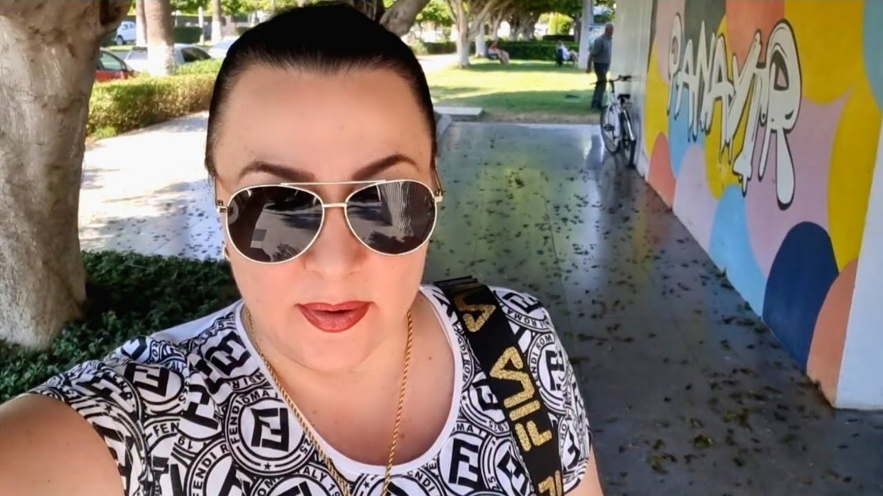 ПРИЕХАЛИ В ЦЕНТР ГОРОДА ПО ДЕЛАМ/СТАРЫЕ ПОСТРОЙКИ МЕРСИНА/ПУСТАЯ НАБЕРЕЖНАЯ/ПЕСНЯ ДЛЯ ВАС.