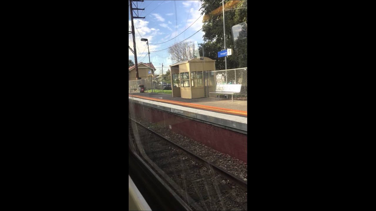 Metro Trains: Melbourne Central to Eltham
