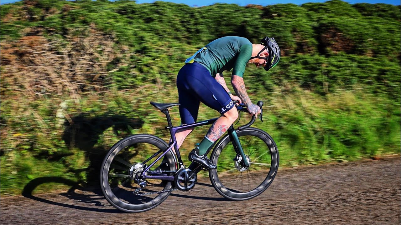 Velobuild carbon road bike first impressions, new kit, coffee. So windy.