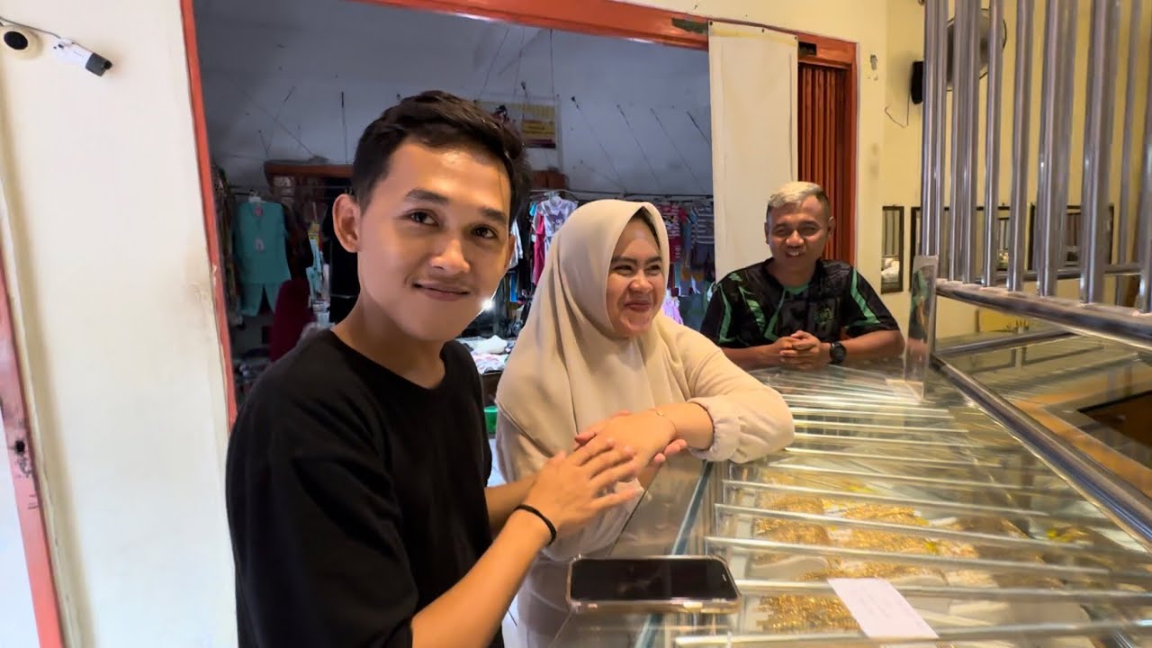 TEMANI MEREKA MENCARI CINCIN TUNANGAN 😍❤️