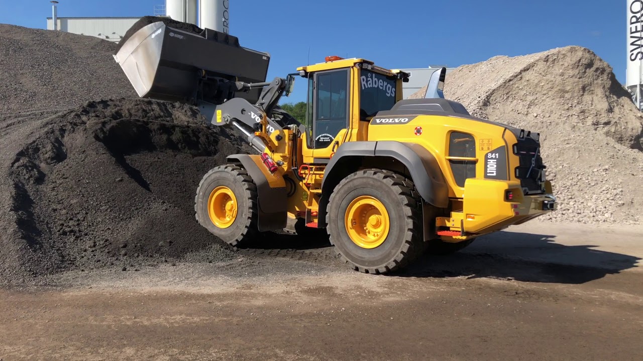 K&ouml;p Lastmaskin Volvo L110H med skopa p&aring; Klaravik