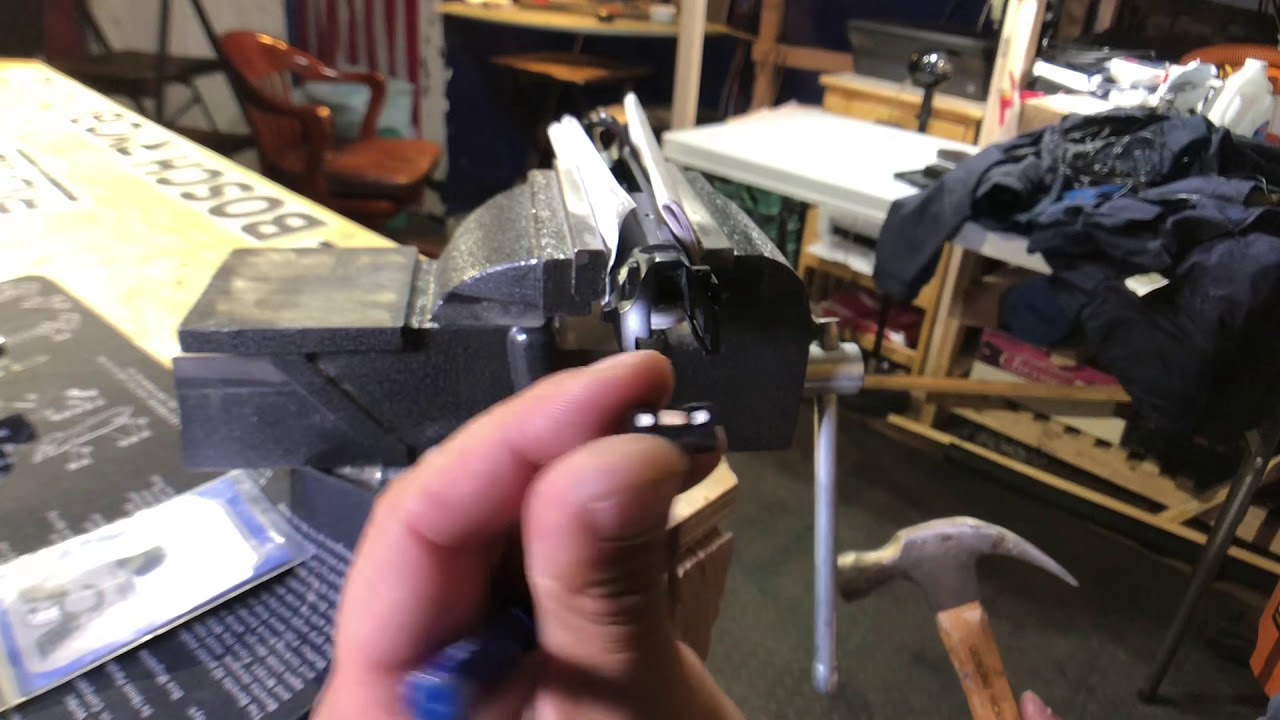 Replacing rear sight for Beretta 92FS