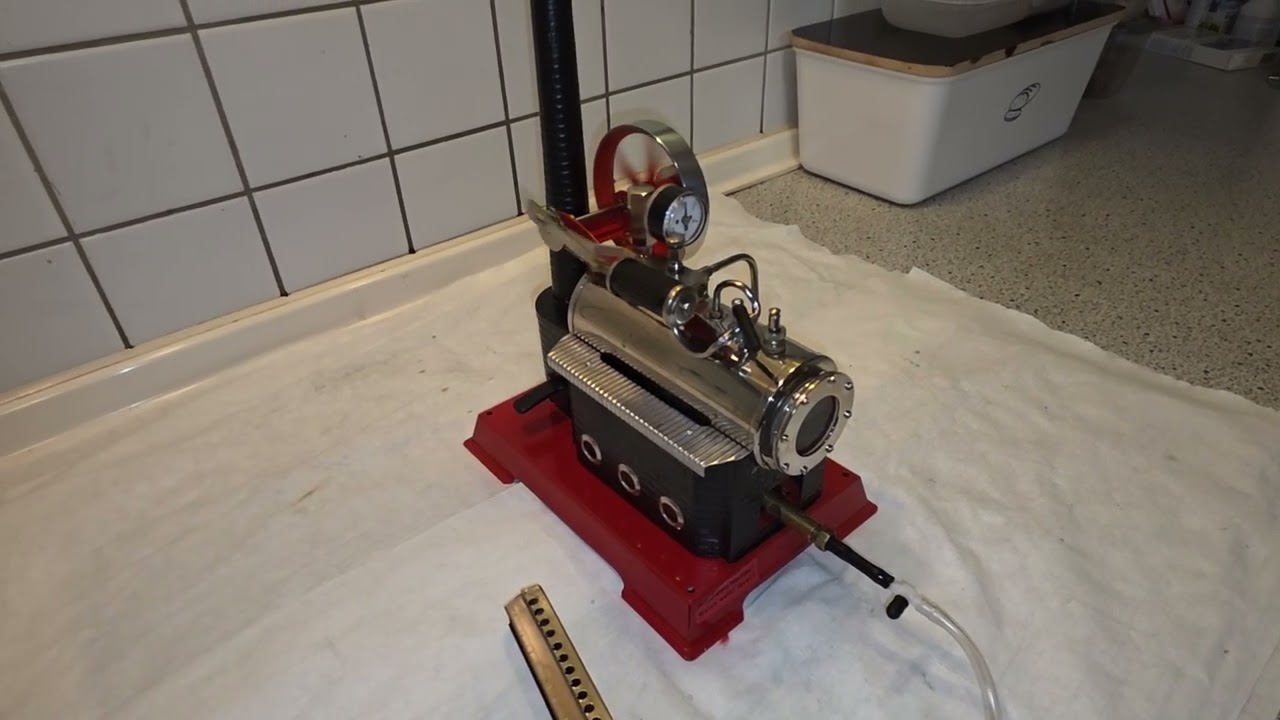 Dampfmaschine Wilesco Modell D14 mit Regelventil und Manometer 😀😀😀