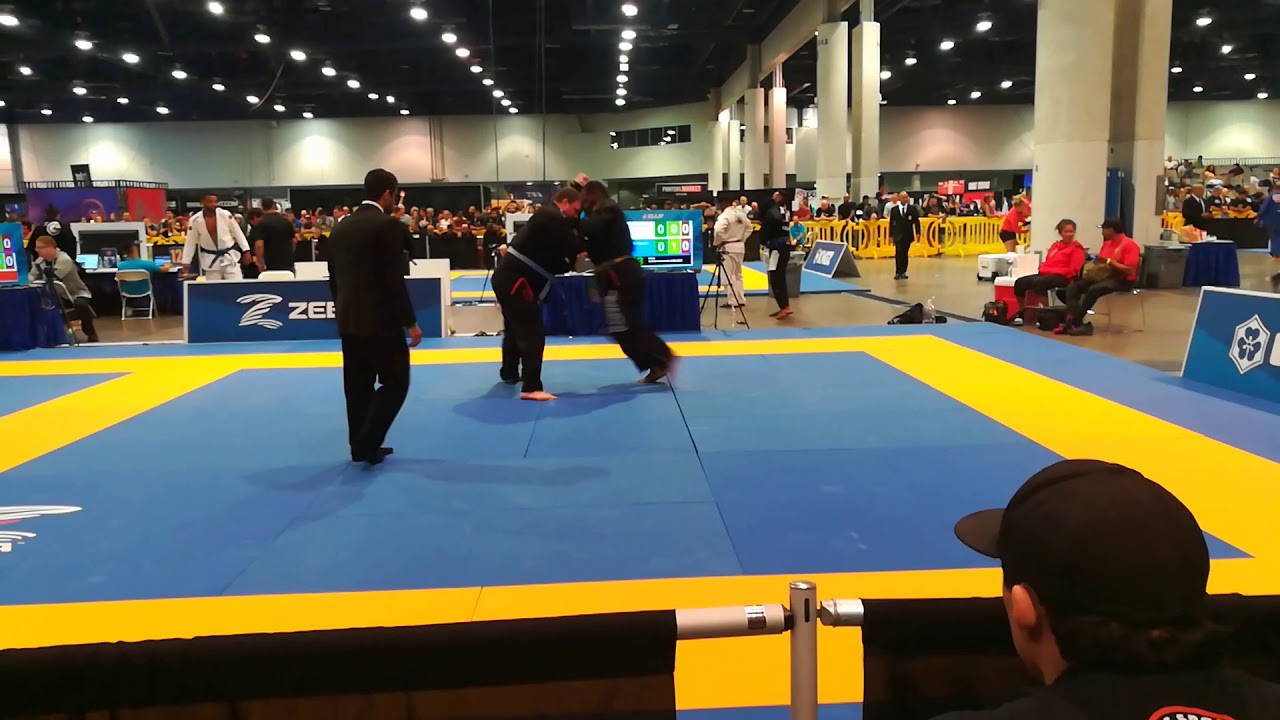 IBJJF 2019 World Master 1 Ultra Heavyweight Blue Belt Stewart Allen vs Kion Wilson