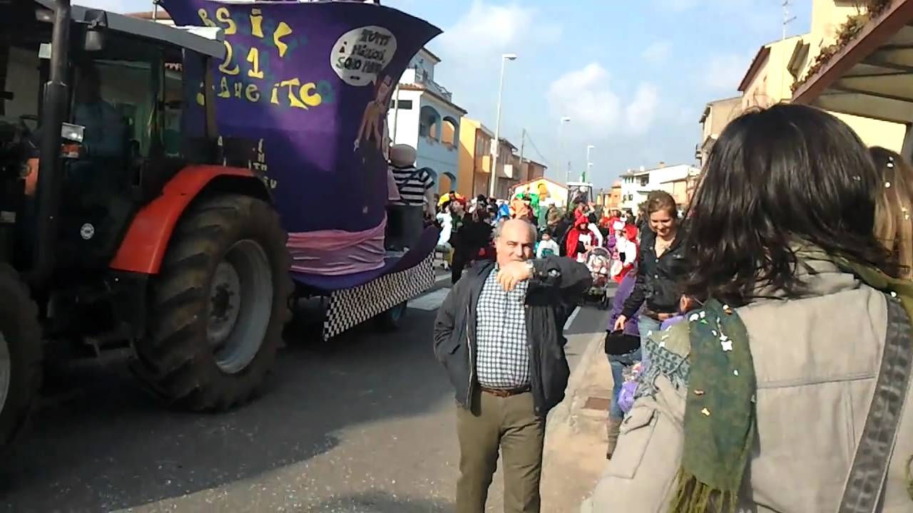 Carnevale Luogosanto a  Bassacutena 2011.mp4