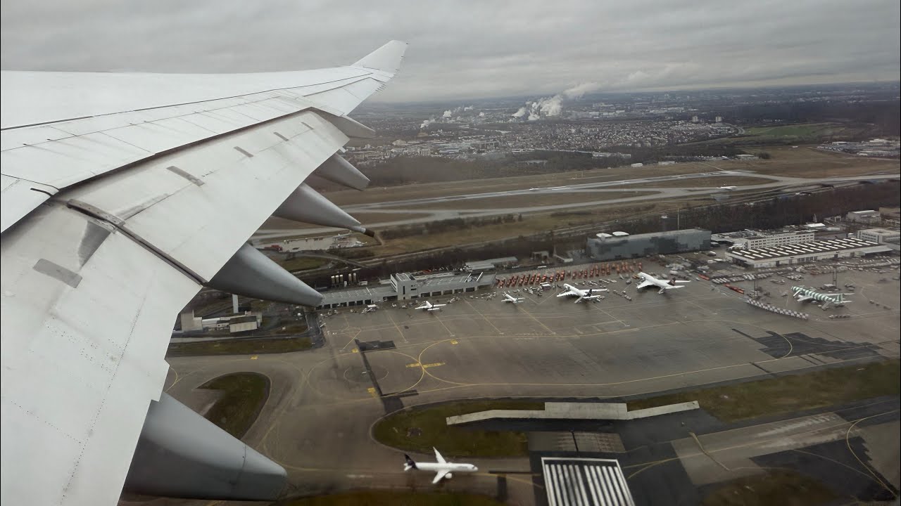 Lufthansa A340-600 takeoff from Frankfurt | Wingview (HD)