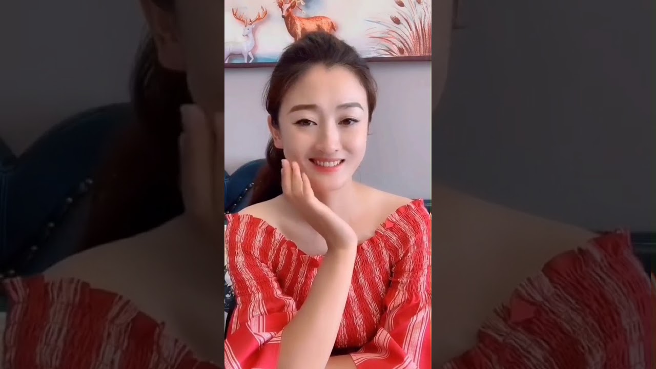 爱讲段子的美女