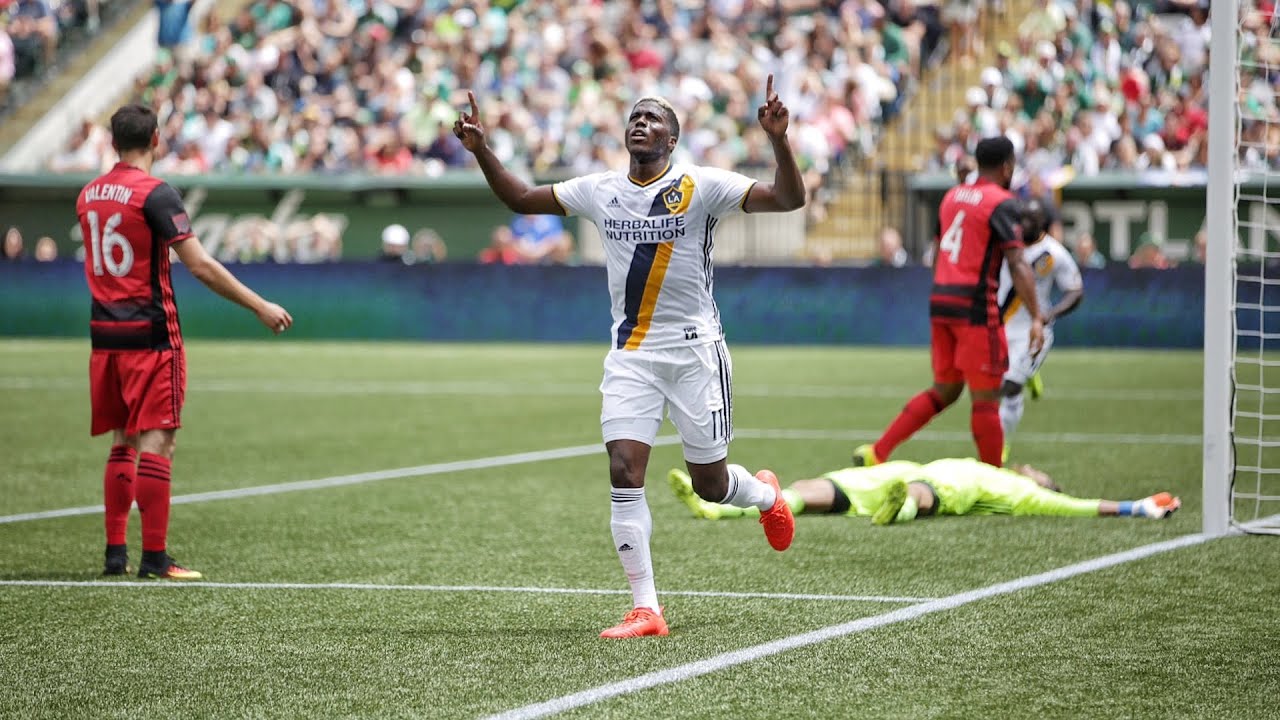 GOAL! Gyasi Zardes heads it home against the Timbers