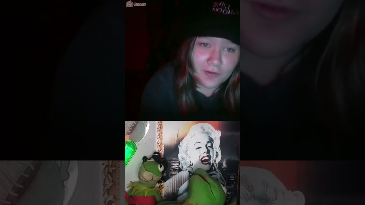 KERMIT DOES KARATE ON OMEGLE! 🐸