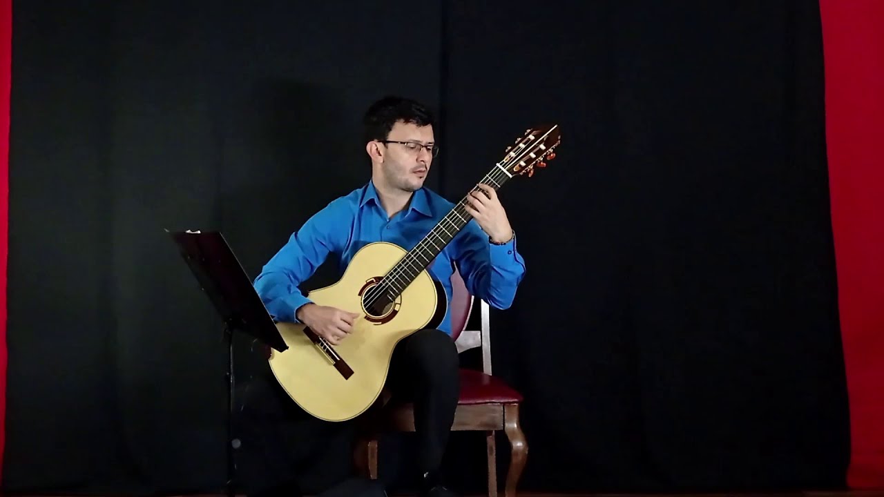 Dieter Chaves plays 