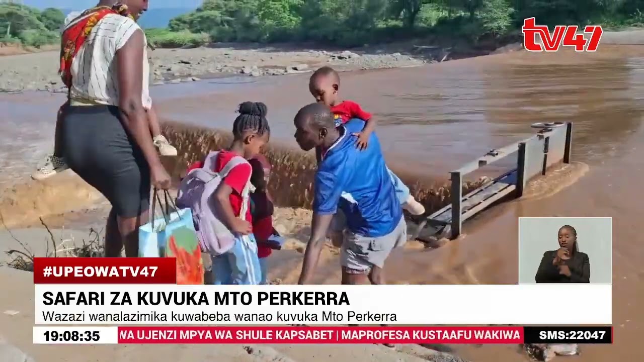 Wazazi wanalazimika kuwabeba wanao kuvuka Mto Perkerra