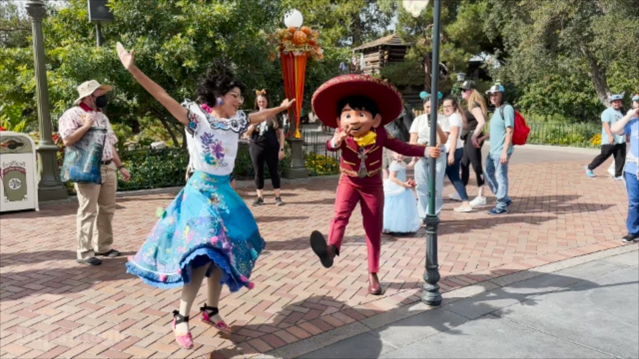 Mirabel and Miguel Take a Walk - Disneyland