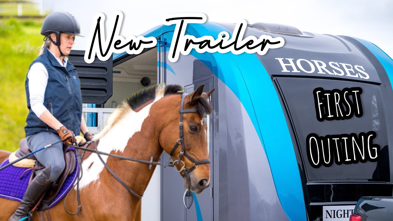 NEW HORSE TRAILER | First Outing | Elsa goes Showjumping!!