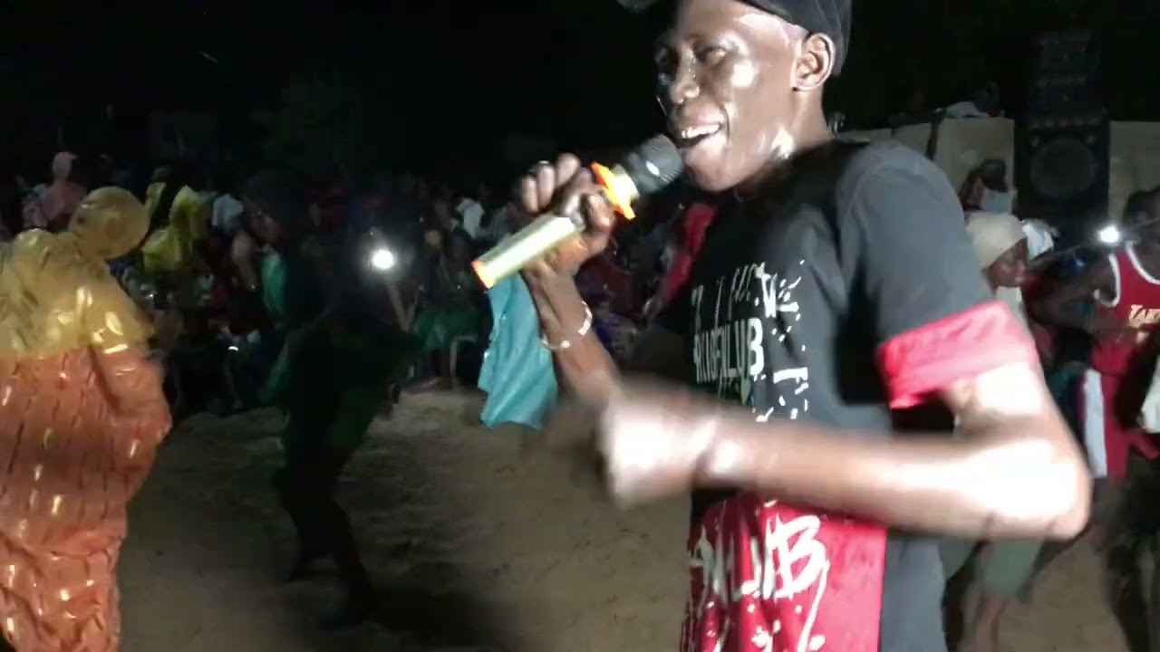 Bara Diouf guitariste explose le mariage de Ablaye Thiam à #Diofior