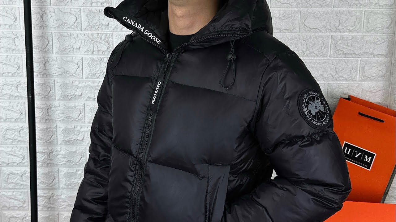 Пуховик Canada Goose Crofton Puffer в шоуруме