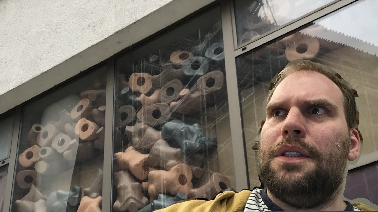 A Town of One Thousand Crazy Statues, Part 1