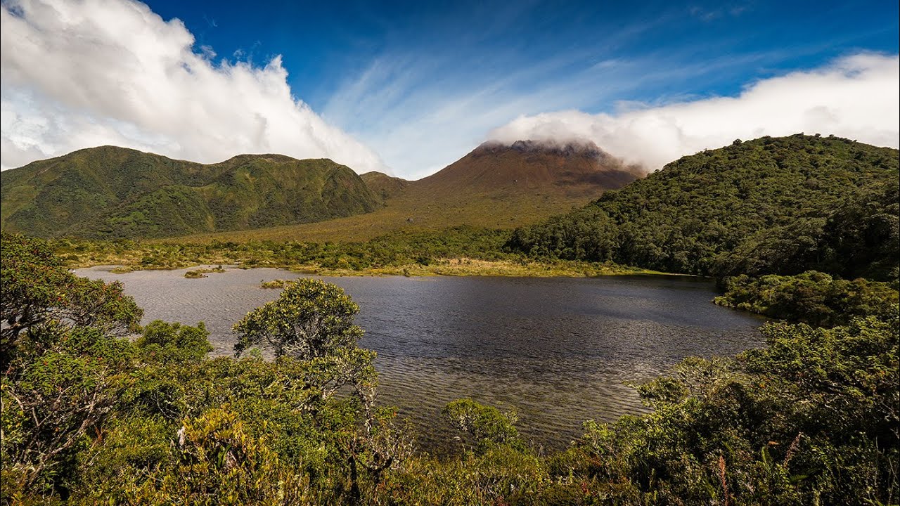 LAGUNA DEL SILENCIO Y AGUAS TIBIAS.