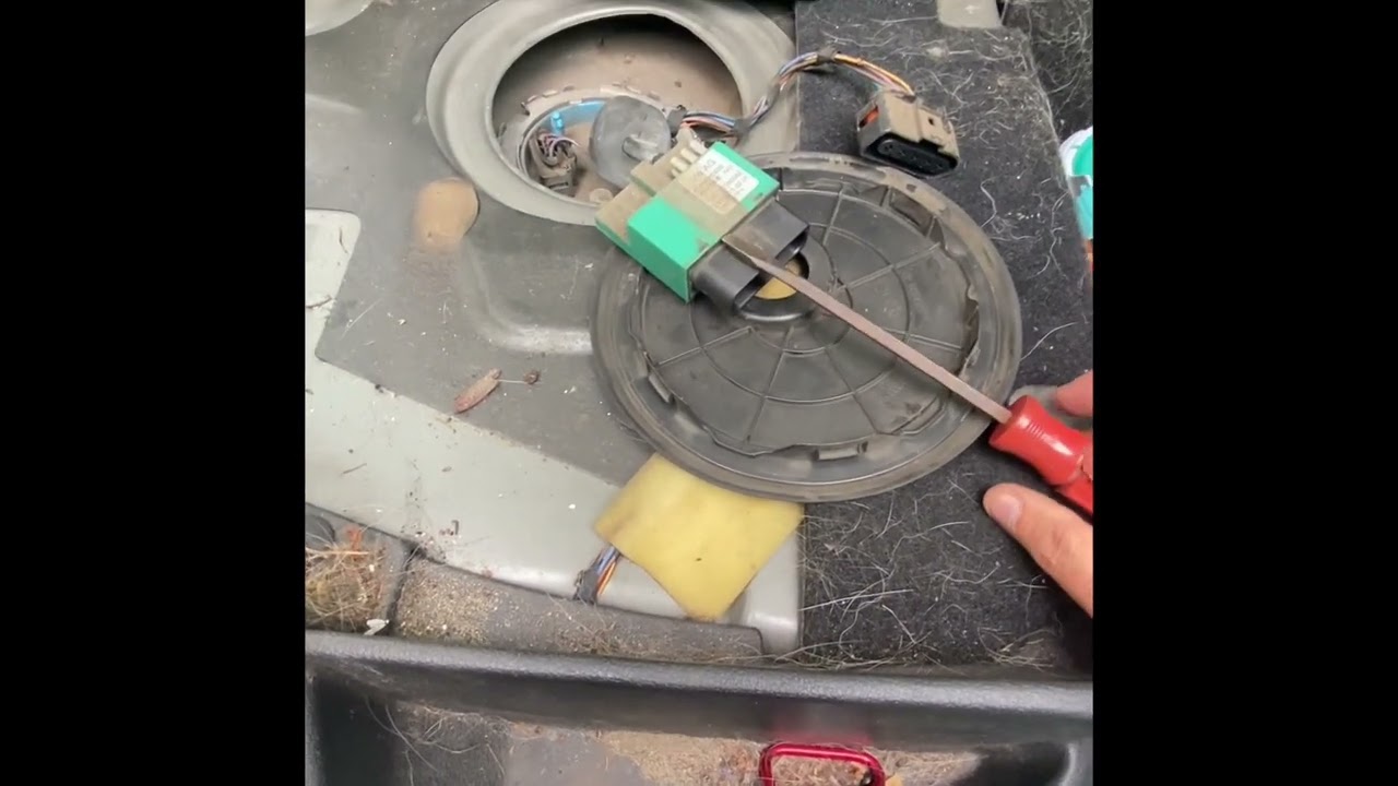 2010 VW Tiguan / Replace fuel control module the easy way....