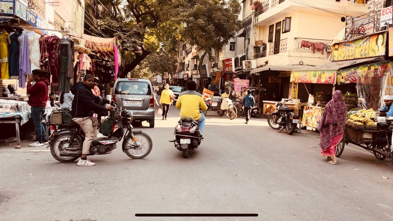 Walk on Delhi roads 4k HD view/ قدم زدن در بازارچه های دهلی با موزیک آرامبخش
