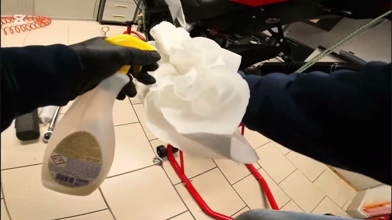 Sostituzione pneumatici Aprilia Rsv4