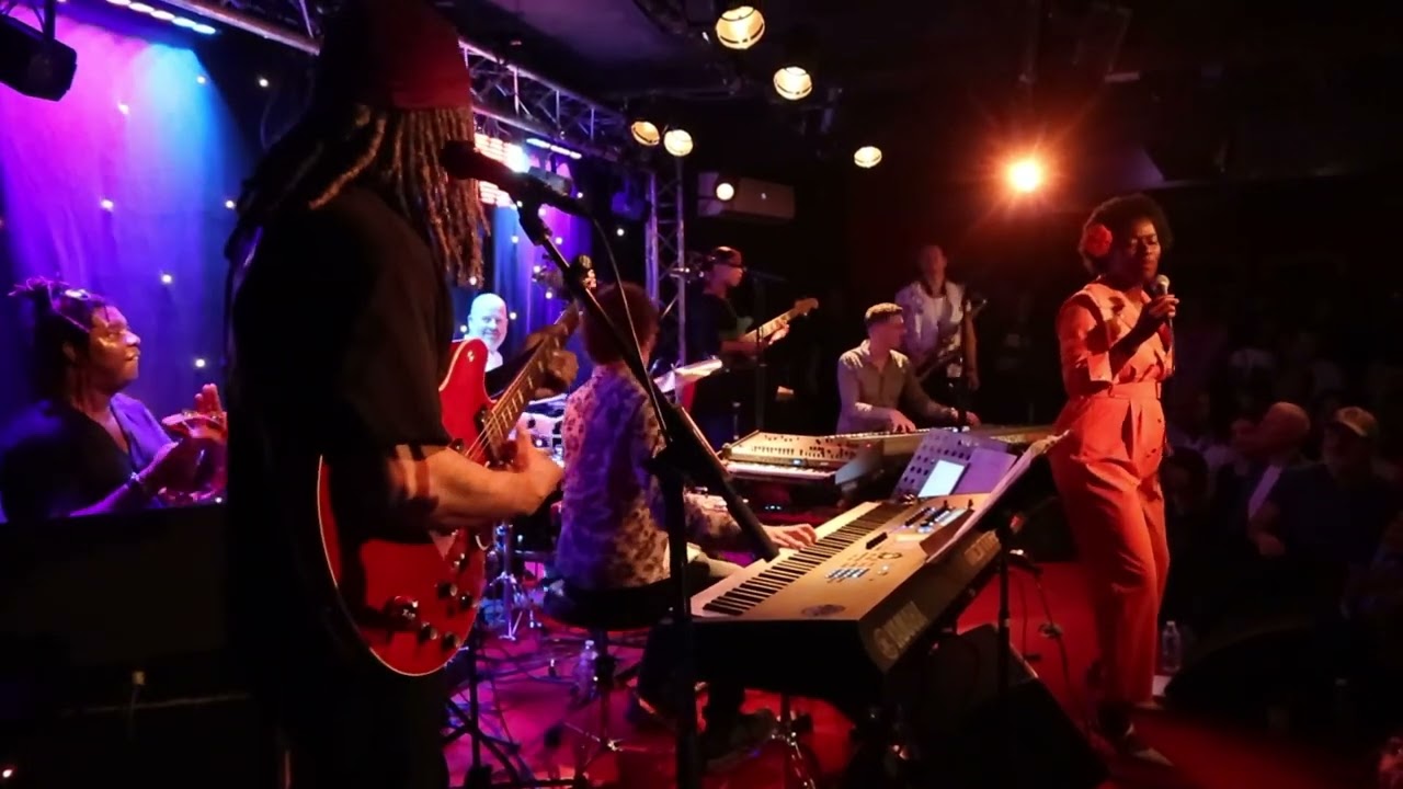 James Mason live feat. Vanessa Haynes « I’ve Got My Eyes On You »