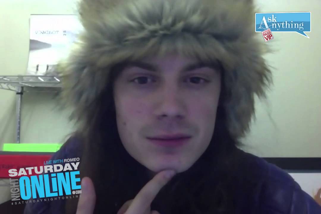 Borns Interactive Chat w/ Romeo Saturday Night Online ‌‌ - AskAnythingChat